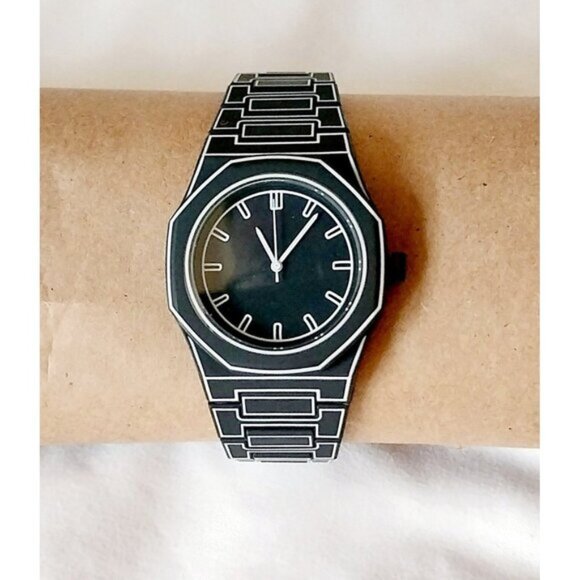 Minimalist Cartoon Style Analog Men's Watch Black New - Picture 1 of 6